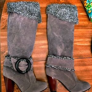 WOMAN'S SIZE 8 "VERO CUOIO SUEDE,3 1/2 HEELED BOOT
